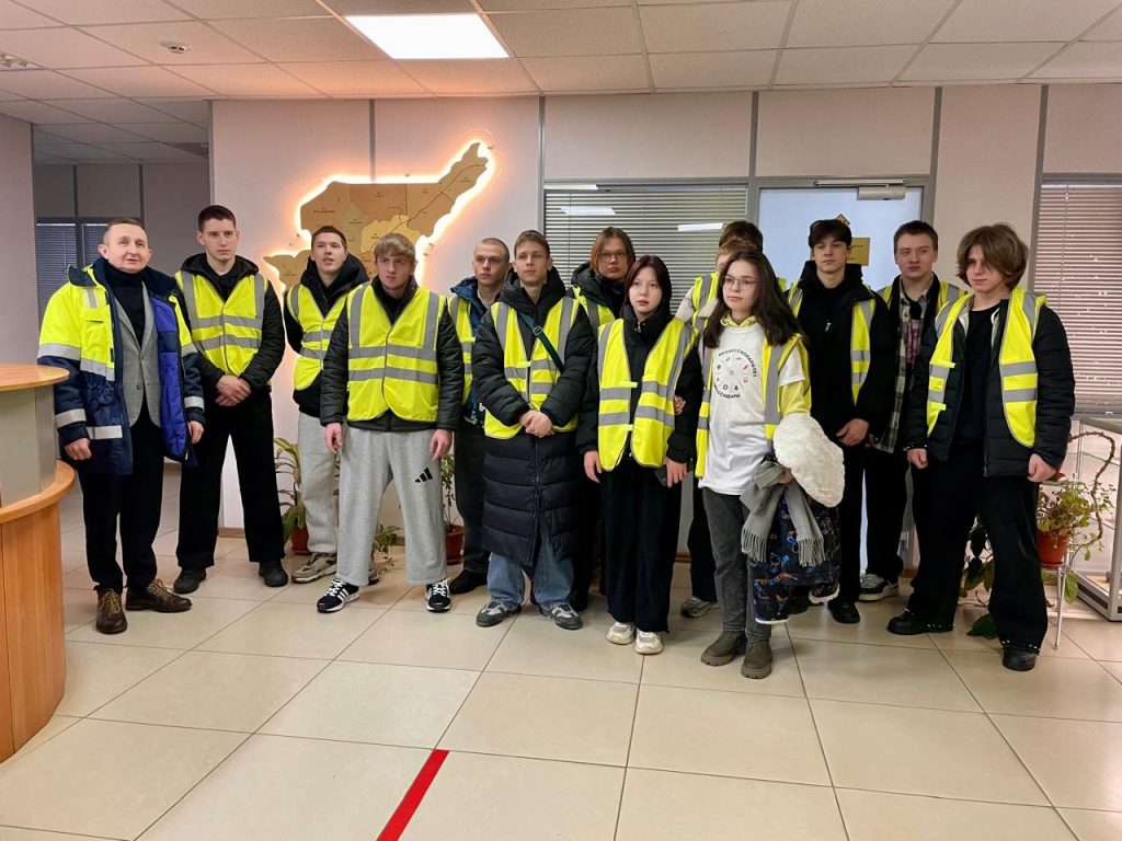 Экскурсия в АО «Коми дорожная компания» в рамках программы «Профессионалитет»