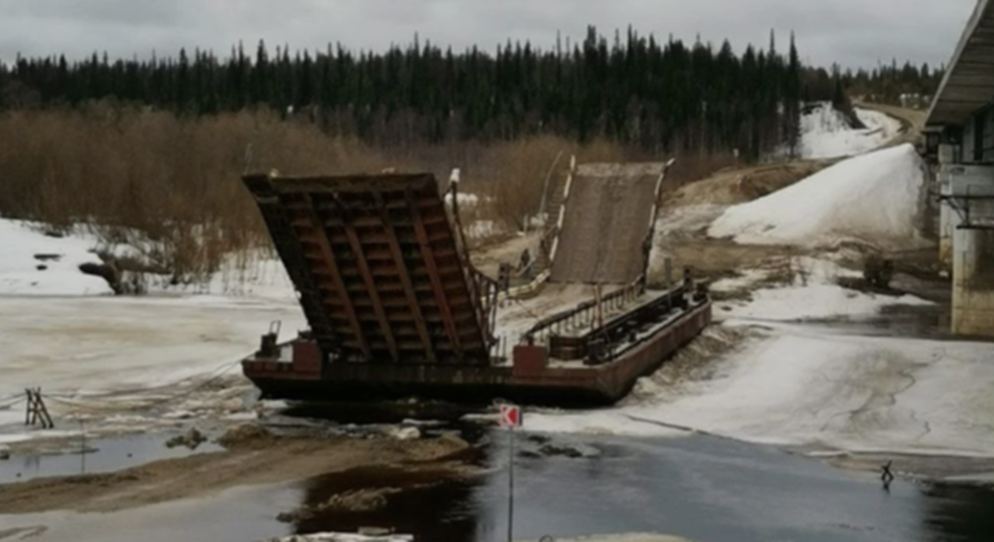 АО «Коми дорожная компания» информирует о плановых работах по поднятию аппарелей на наплавных мостах через реки Вымь и Весляна